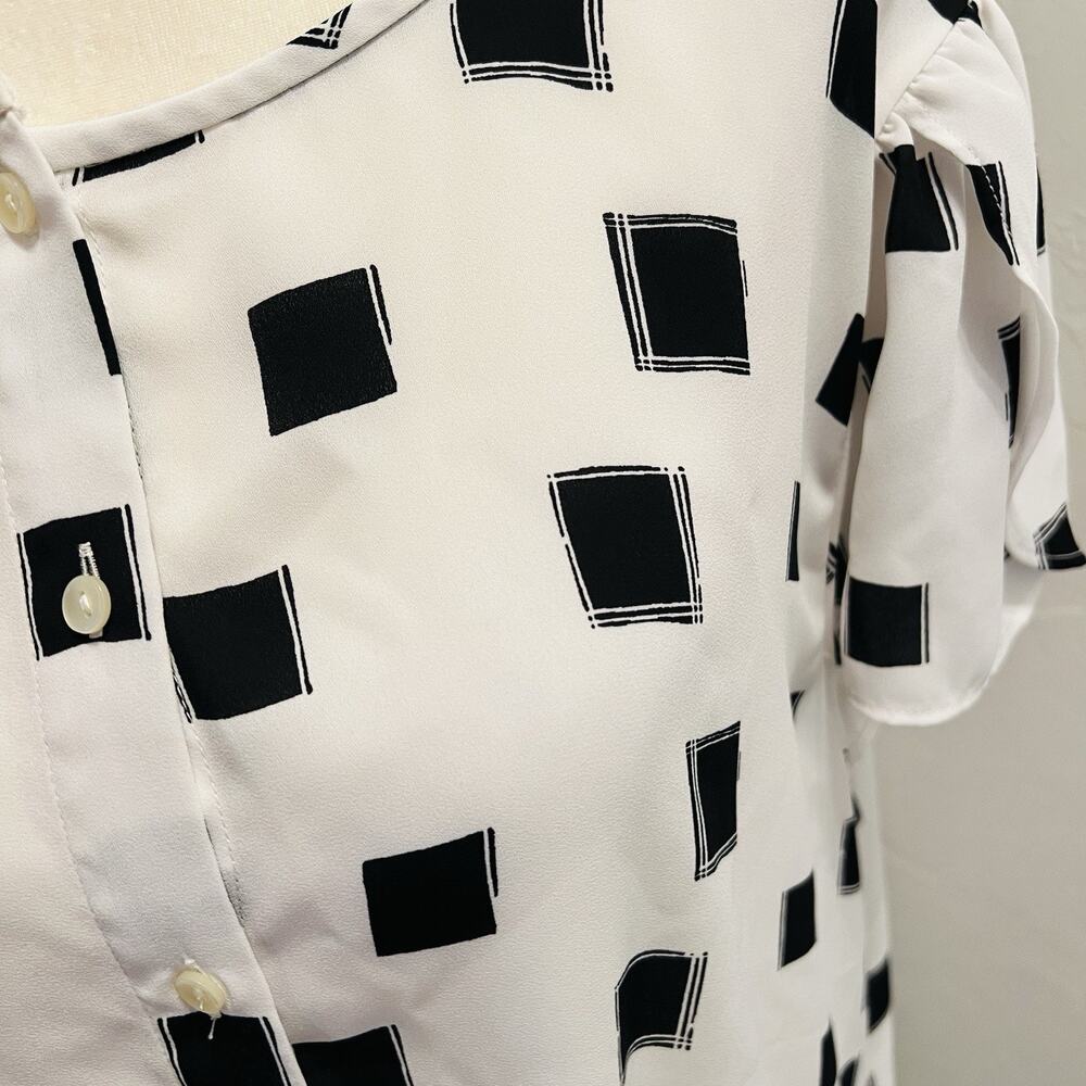 Ann Taylor Factory Women’s Short Sleeve Button-Up White Black Blouse Size XL - Picture 2 of 5